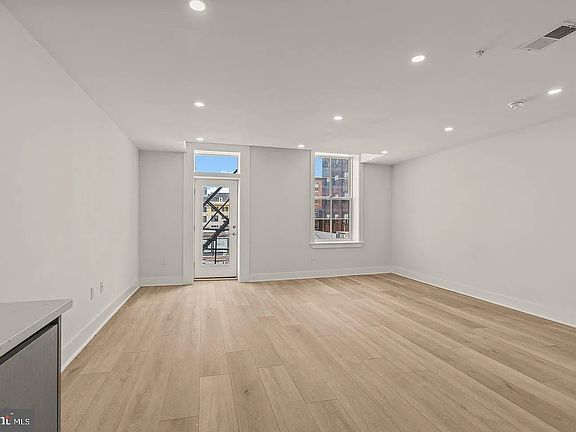 5th image of 253 N 3rd St #33