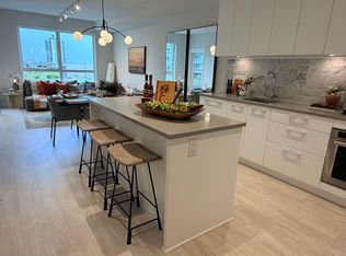 110 E 17th St #403, North Vancouver, BC V7M1V4