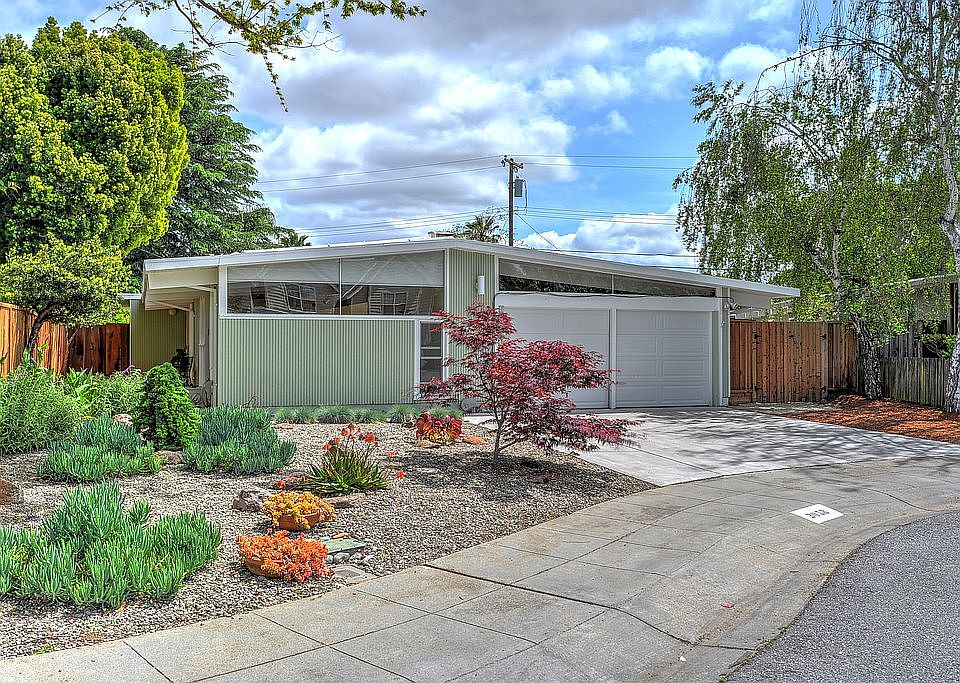 1st image of 2058 Edgewood Dr