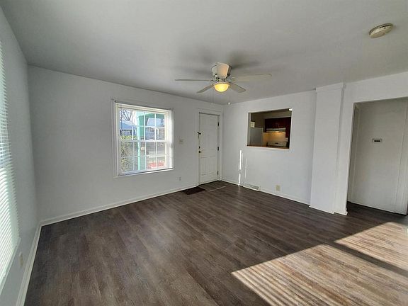 5th image of 214 N Summit St APT 1