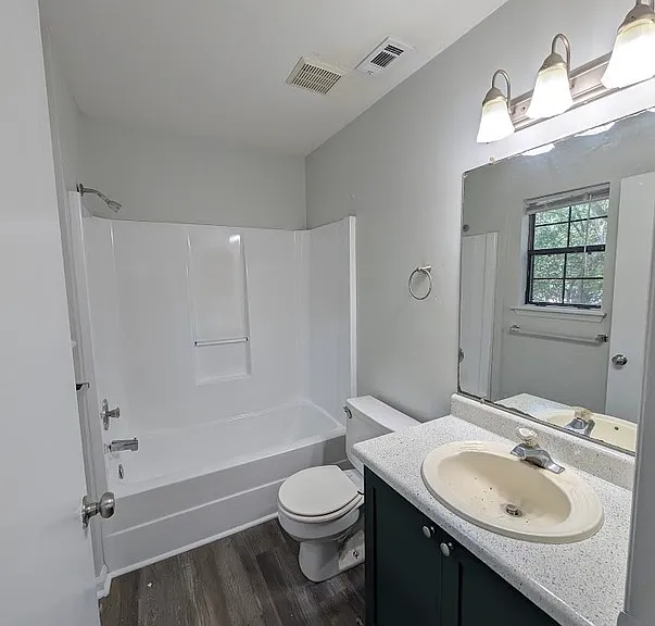 2348 Horne Ave #6 — Photo 8