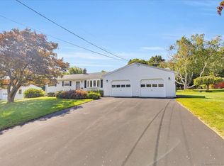 112 Pine Knob Dr, South Windsor, CT 06074