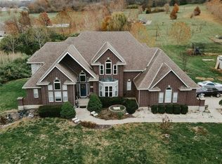 1701 Hawes Ln, Oak Grove, MO 64075