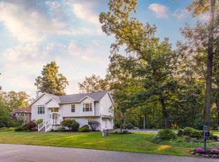 19 Peach Ln, West Milford, NJ 07480