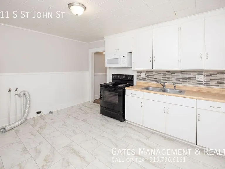 411 S Saint John St — Photo 9