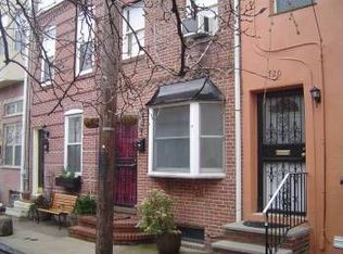 718 Medina St, Philadelphia, PA 19147