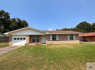 17 S Hermitage Dr, Texarkana, AR 71854