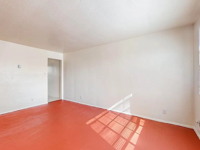1033 Louisiana Blvd SE — Photo 14