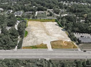 Vl E Grand Riv, Howell, MI 48843