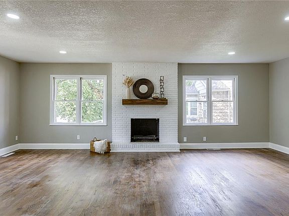 4th image of 1217 S Willow Ave