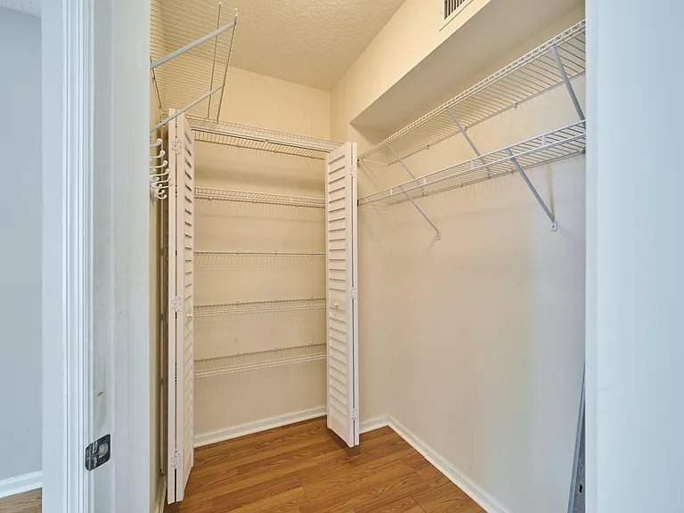 6101 Myrtlewood Cir W — Photo 12