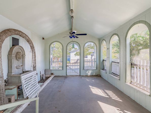 73 Apache Dr N, Kerrville, TX 78028