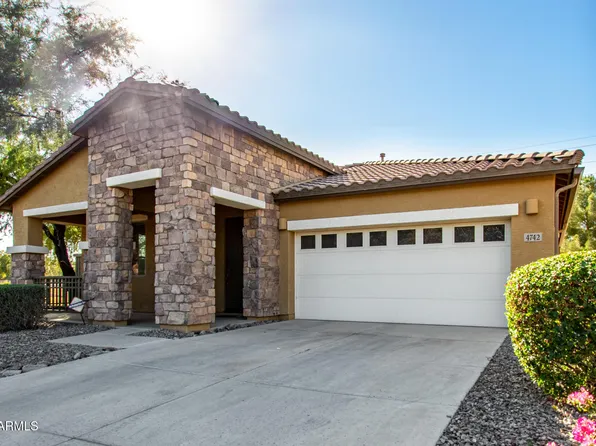 4742 S TWINLEAF Drive, Gilbert, AZ 85297