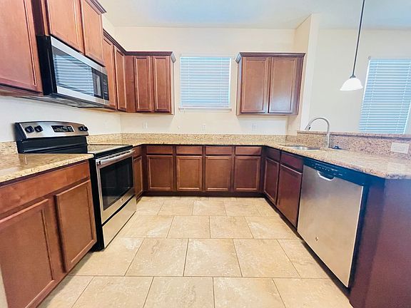 4th image of 1508 Tamarind Rd