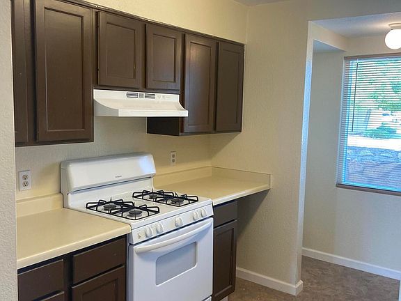 3rd image of 591 Bartlett Dr APT 101