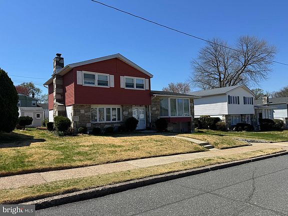 2nd image of 3814 Brookview Rd