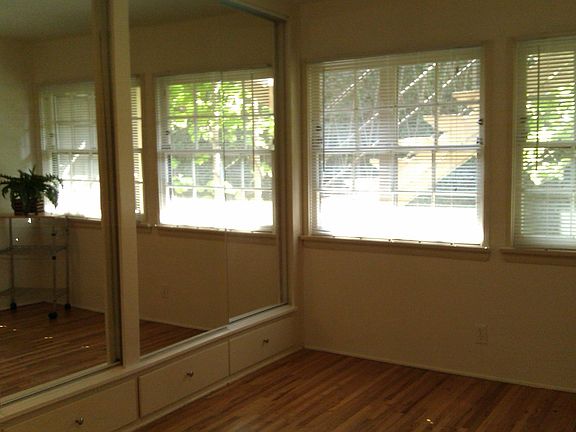 5th image of 1612 Greenfield Ave