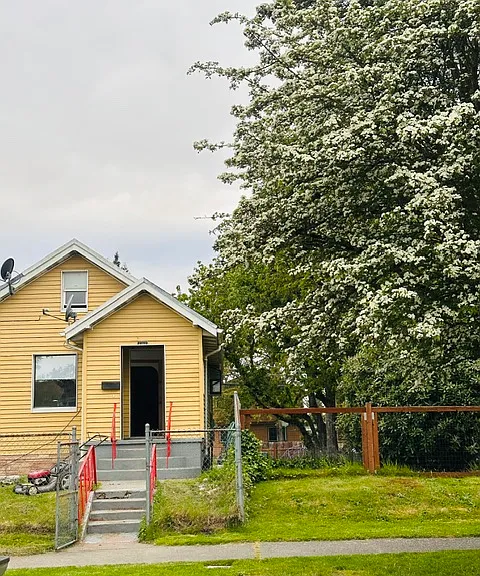 2322 S J St — Photo 1