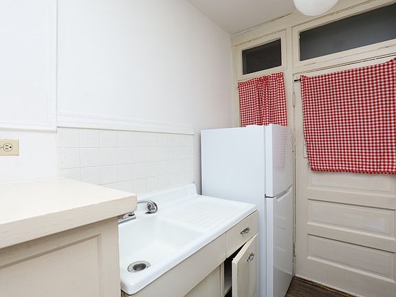 4th image of 1436 W Thorndale Ave #B2