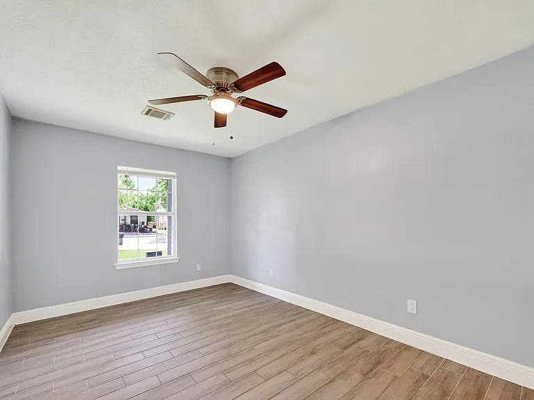 3031 Groton Dr — Photo 10