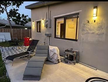 1st image of 825 NE 12th Ave