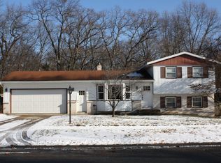 2474 Elderwood Dr NW, Grand Rapids, MI 49544