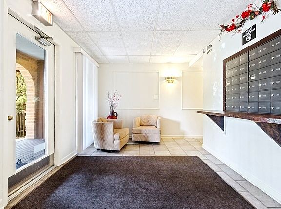 4th image of 444 Redondo Dr APT 203
