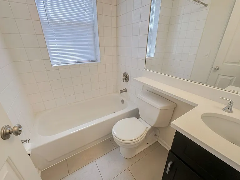 2520 W. Leland — Photo 22