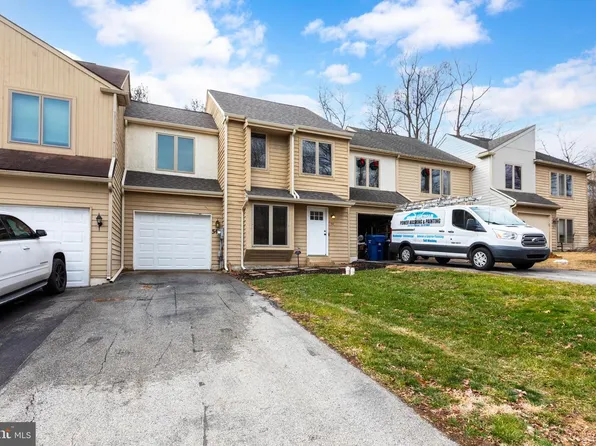 54 Winged Foot Dr, Coatesville, PA 19320