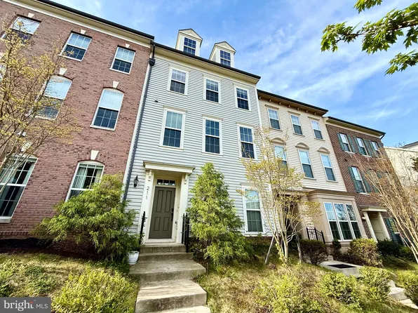 211 Almond Dr, Stafford, VA 22554