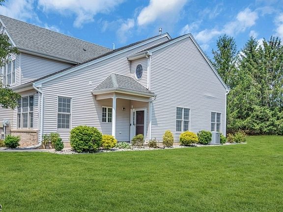 3rd image of 31 Bayard Rd