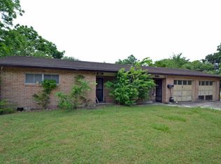 1107 Eisenhower St, Victoria, TX 77901