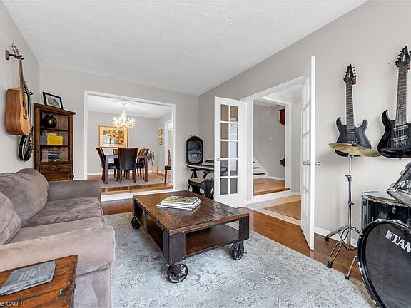 5th image of 16 Homeland Ave