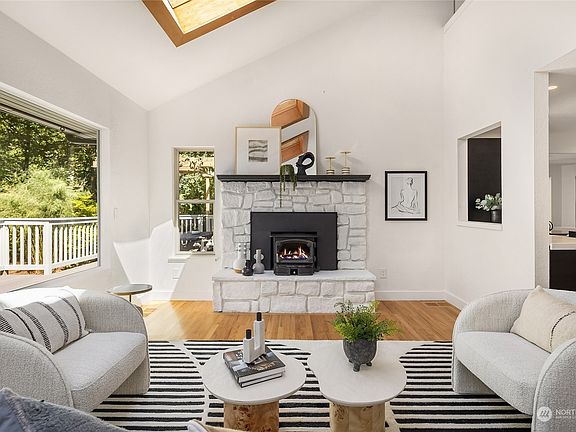 5th image of 10057 NE Lafayette Avenue