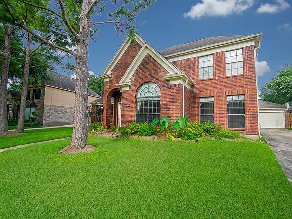 2nd image of 18527 Iron Lake Dr