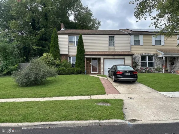309 Cherrywood Dr, Clementon, NJ 08021