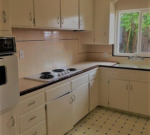 2nd image of 2935 W Christina Ave