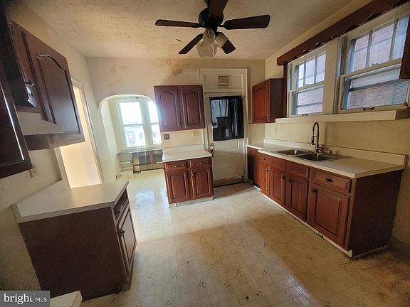 4th image of 800 Shriver Ave