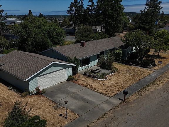 4th image of 402 W Maple Street