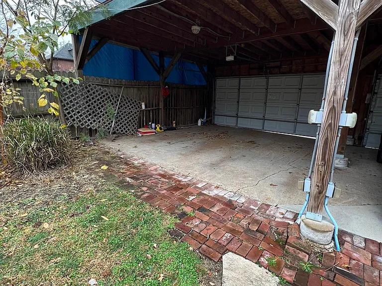 3316 Salena St — Photo 18