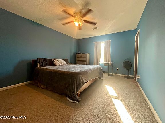 5th image of 532 Hillcrest Drive