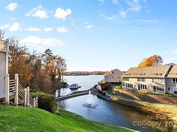 3rd image of 14610 Waterside Dr