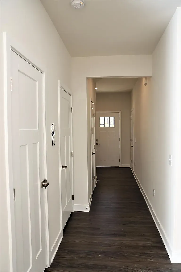 3 bed, 2.5 bath, 1770 sqft, $2,200 — Photo 3