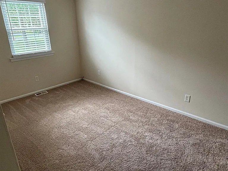 241 Washington Pl — Photo 15