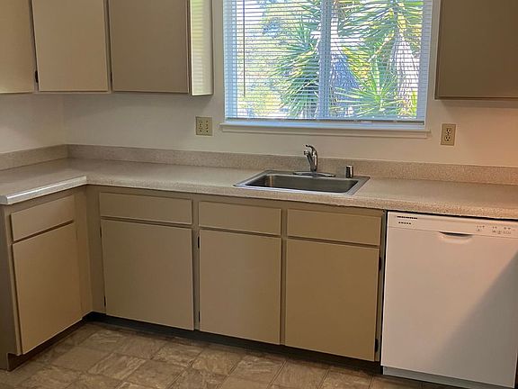 3rd image of 2655 Mar Vista Dr #E