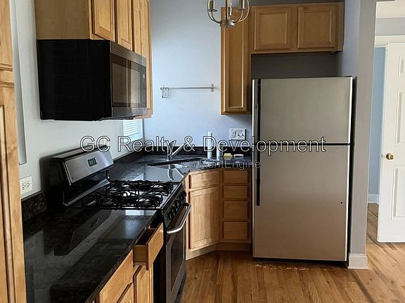 2nd image of 702 Reba Pl APT 201