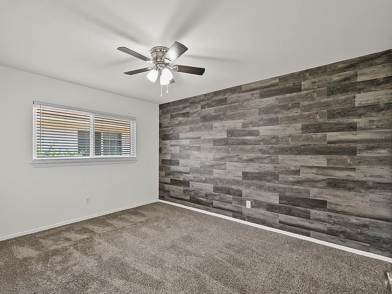 809 W Avenue J10 — Photo 27