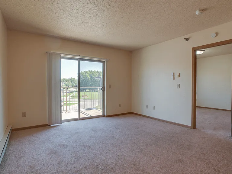 315 Main Ave — Photo 8