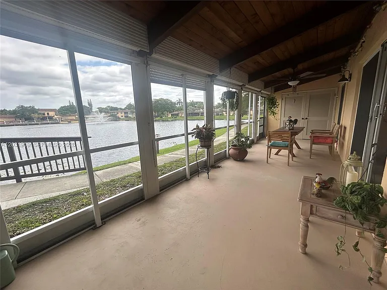 322 Briarwood Cir #1-17 — Photo 21