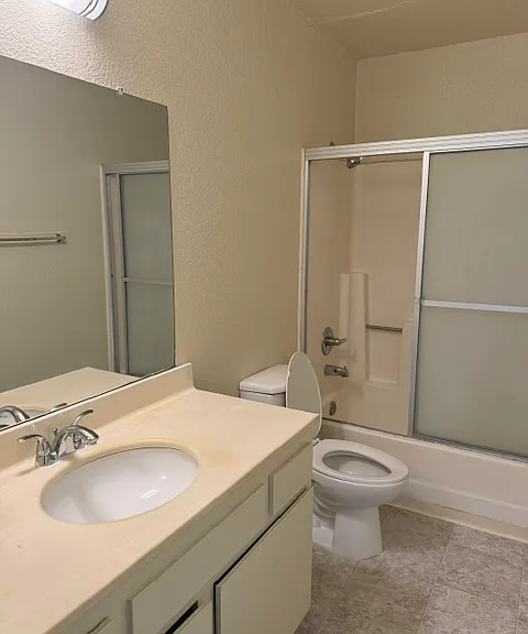 Doty Apartment North & South — Photo 7